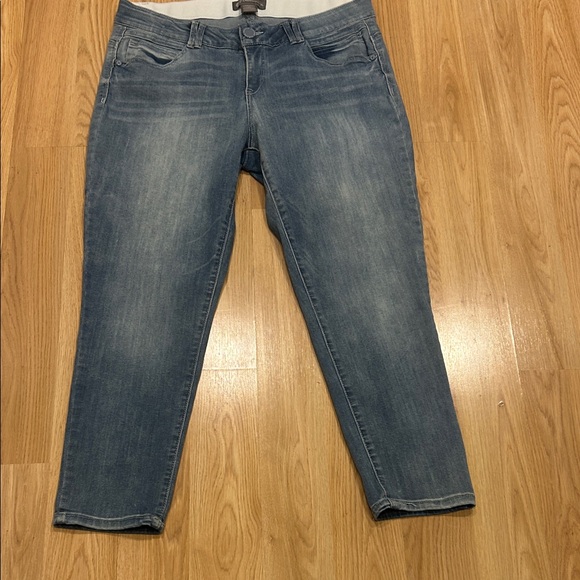 Democracy Ab Technology Women's Distress Jeans Size 16W - Picture 3 of 14